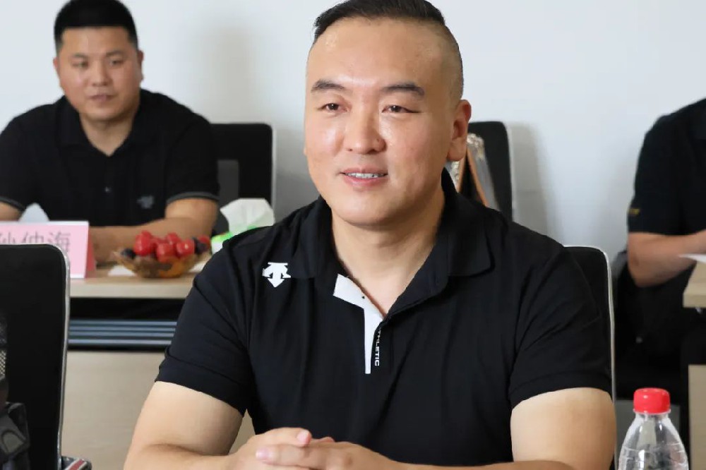 閻峰 副會(huì)長(zhǎng) 山西貞觀恒昌科貿(mào)有限公司董事長(zhǎng)